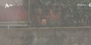 Κάτοικος ζητά «βοήθεια» σε ζωντανή μετάδοση 