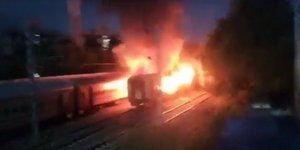 Φωτιά σε βαγόνι τρένου στην Ινδία