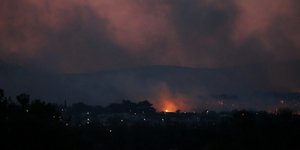 Μαίνεται η φωτιά στην Αλεξανδρούπολη