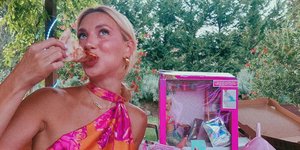 Η Γαρυφαλλιά Καληφώνη γιόρτασε τα γενέθλιά της