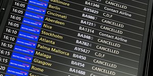 Βρετανία: Νέες νυχτερινές πτήσεις ανακοινώνει η κυβέρνηση -Συνεχίζεται η ταλαιπωρία για χιλιάδες ταξιδιώτες