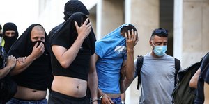 Από την Παρασκευή απολογούνται ανά ομάδες οι 105 χούλιγκαν για τη δολοφονία του Μιχάλη