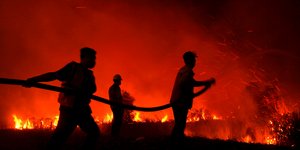 Ινδονησία: Δύο νεκροί και πάνω από 150 κατεστραμμένα σπίτια από φωτιά σε συνοικία της Τζακάρτα