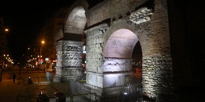 καμαρα φωτισμενη