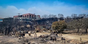 Καμένα στη Ρόδο