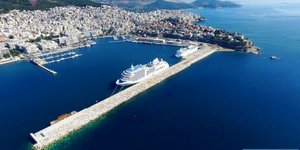 Το λιμάνι της Καβάλας 