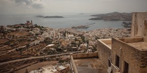 λιμανι συρος