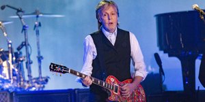 Ο Πολ ΜακΚάρντεϊ σε συναυλία το 2022