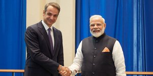 Ο Έλληνας πρωθυπουργός Κυριάκος Μητσοτάκης με τον πρωθυπουργό της Ινδίας Ναρέντρα Μόντι