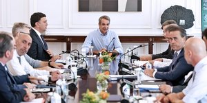 Σύσκεψη στο Μαξίμου για Πάρνηθα-Έβρο και ενίσχυση της Πολιτικής Προστασίας
