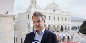 Ο Κυριάκος Μητσοτάκης στην Τήνο