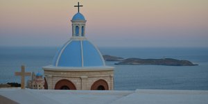μπλε τρουλος ναος