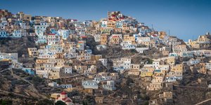 Η πολύχρωμη Όλυμπος στην Κάρπαθο