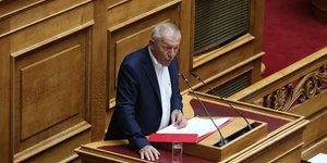 O Θανάσης Παφίλης στη βουλή