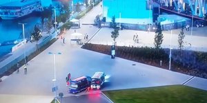 Βανάκια που μετέφεραν αθλητές του Παγκοσμίου Πρωταθλήματος Στίβου τράκαραν έξω από το στάδιο της Βουδαπέστης