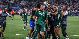 Οι παίκτες του ΠΑΟ μετά την επική νίκη επί της Μαρσέιγ 