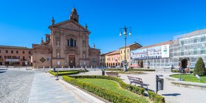 H πόλη Νοβελάρα της Ιταλίας