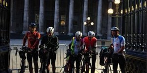 Οι ποδηλάτες ξεκίνησαν από το Βρετανικό Μουσείο με προορισμό την Ακρόπολη 