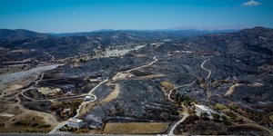 Drone καταγράφει το καταστροφικό πέρασμα της φωτιάς στην Ρόδο / Φωτογραφία: EUROKINISSI, ΑΡΓΥΡΗΣ ΜΑΝΤΙΚΟΣ