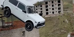 To παράτολμο άλμα ενός Ρώσου κασκαντέρ