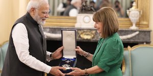 Tελετη παρασημοφόρησης Μοντι 