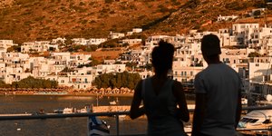 Ζευγάρι στις δυτικές Κυκλάδες