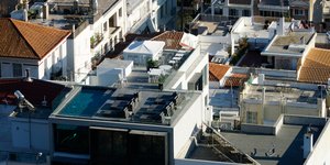 Επιστέφουν οι θυρωροί σε πολυκατοικίες