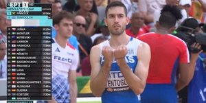 Ο Τεντόγλου μιμείται τον Ρος από τα «Φιλαράκια» μετά την πρόκριση στον τελικό στο μήκος στο Παγκόσμιο Πρωτάθλημα Στίβου / ΕΡΤ, Screenshot