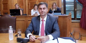 Χάρης Θεοχάρης επιτροπη 