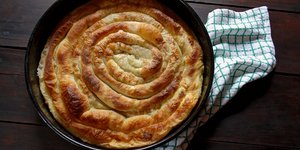 Στριφτή τυρόπιτα Σκοπέλου στο τηγάνι