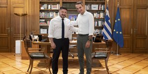 Νίκος Χαρδαλιάς και Κυριάκος Μητσοτάκης κατά τη συνάντησή τους στο Μαξίμου