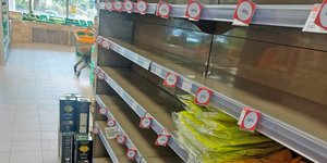 Ξεμένουν από τρόφιμα τα σούπερ μάρκετ