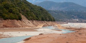 Το ελληνικό γεφύρι που εμφανίζεται το καλοκαίρι και εξαφανίζεται τον χειμώνα