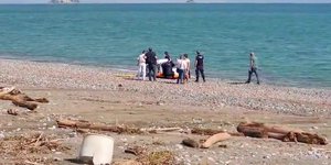 Βίντεο ανασύρθηκε η σορός του πιλότου του ελικοπτέρου