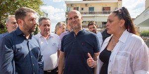Ο Ν. Ανδρουλάκης στις πληγείσες περιοχές από την κακοκαιρία Daniel στη Θεσσαλία-Φωτογραφία Γ.Τ ΠΑΣΟΚ-ΚΙΝΑΛ Ιωάννου Δημήτρης