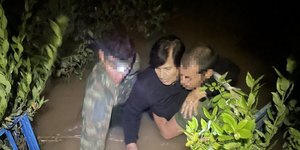 Το νερό φτάνει σε πολλές περιπτώσεις μέχρι τη μέση 