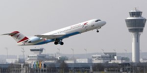 Αεροπλάνο της Austrian Airlines απογειώνεται