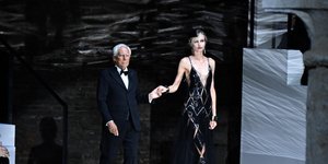 Ο Αρμάνι με μοντέλο στο show του
