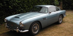 Aston Martin DB4
