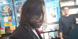 Βέλγιο: Επικεφαλής κόμματος δέχθηκε επίθεση με τάρτα