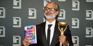 Man book award Sehan Karunatilaka Booker Award 2022