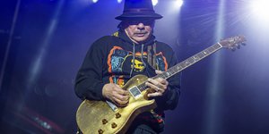 Καρλος Σαντάνα 