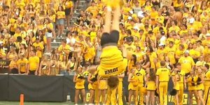 Ντροπιαστική στιγμή για cheerleader