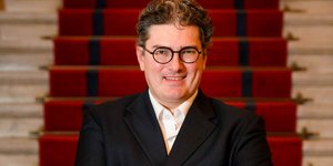 Ολιβιέ Ντεκότ, καλλιτεχνικός διευθυντής του θεάτρου Ολύμπια 