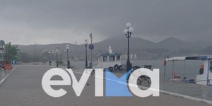 Σάρωσε και την παραλία του Κάραβου στην Εύβοια η κακοκαιρία Daniel / Φωτογραφία: evima.gr