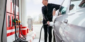 Ανεφοδιασμός αυτοκινήτου 