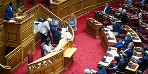 Συζήτηση εργασιακού ν/σ στη Βουλή
