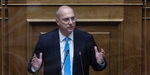 Γιάννης Οικονόμου Βουλή