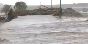 Πλημμύρισε ο χείμαρρος Γκουσμπασανιώτης  έκλεισε η παλαιά εθνική οδός Λάρισας - Αθήνας