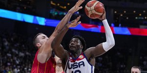 Φάση από τον αγώνα ΗΠΑ-Μαυροβούνιο για το Mundobasket / Φωτογραφία: AP Photos